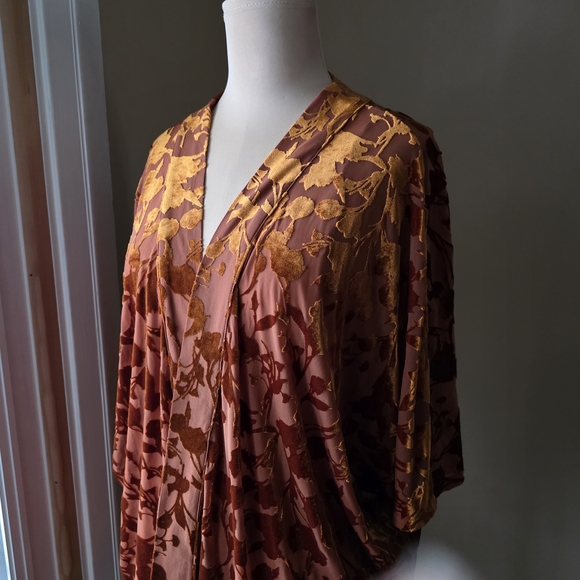 A New Day Burnt Orange Velvet Floral Shrug OSFM - Picture 4 of 6